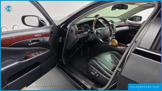 LEXUS LS 5-SEATS OTTOMAN