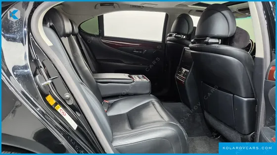 LEXUS LS 5-SEATS OTTOMAN