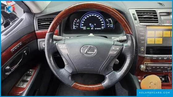 LEXUS LS 5-SEATS OTTOMAN