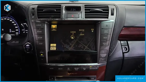 LEXUS LS 5-SEATS OTTOMAN