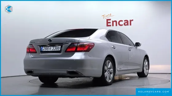 LEXUS LS 5-SEATS OTTOMAN