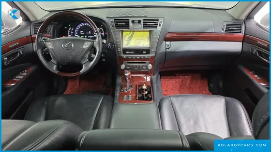 LEXUS LS 5-SEATS OTTOMAN