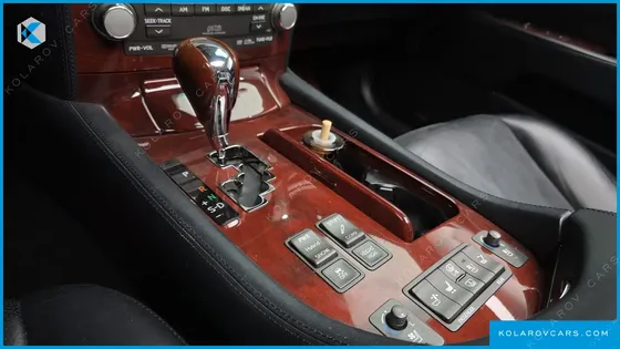 LEXUS LS 5-SEATS OTTOMAN
