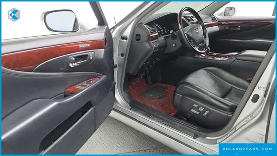 LEXUS LS 5-SEATS OTTOMAN