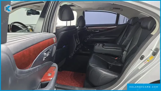 LEXUS LS 5-SEATS OTTOMAN