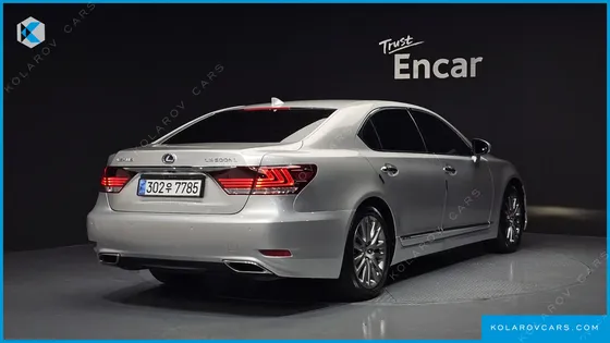 LEXUS LS 5-SEATS OTTOMAN