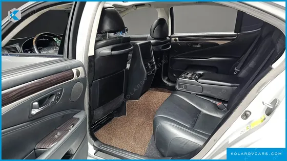 LEXUS LS 5-SEATS OTTOMAN