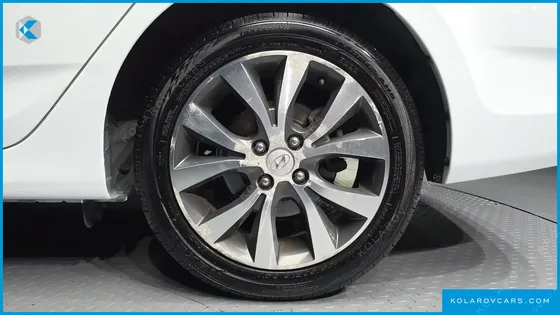 HYUNDAI ACCENT DIESEL 1.6 VGT PREMIUM
