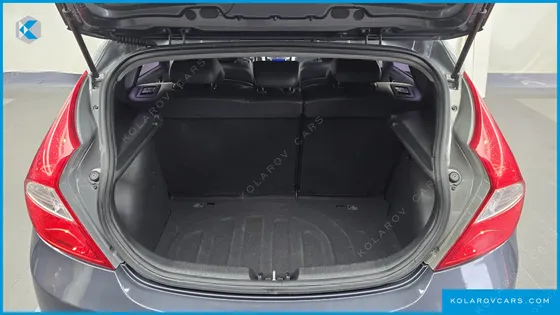 HYUNDAI ACCENT DIESEL WIT 1.6 VGT PREMIER