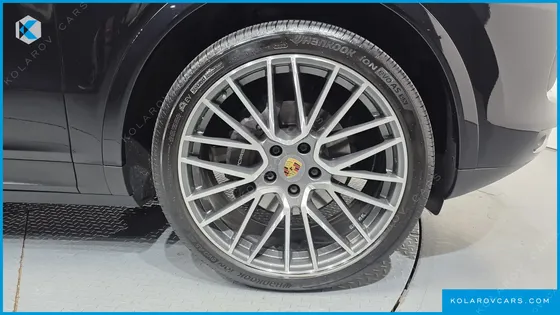 PORSCHE CAYENNE 3.0 COUPE PLATINUM EDITION