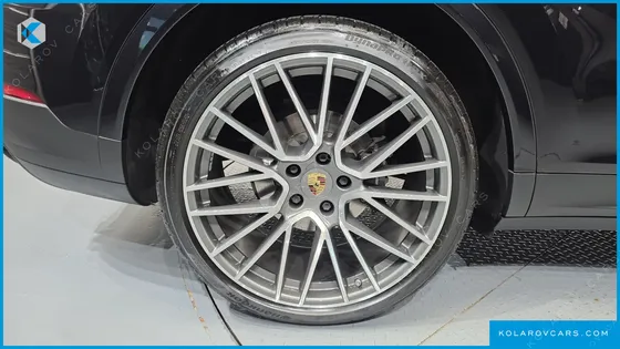 PORSCHE CAYENNE 3.0 COUPE PLATINUM EDITION