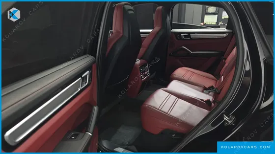 PORSCHE CAYENNE 3.0 COUPE PLATINUM EDITION