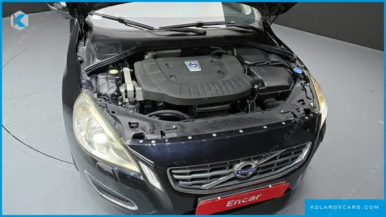 VOLVO V60 D4