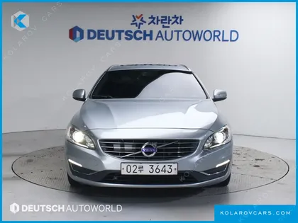 VOLVO V60 D4