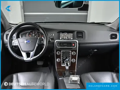 VOLVO V60 D4