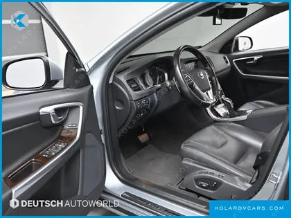 VOLVO V60 D4
