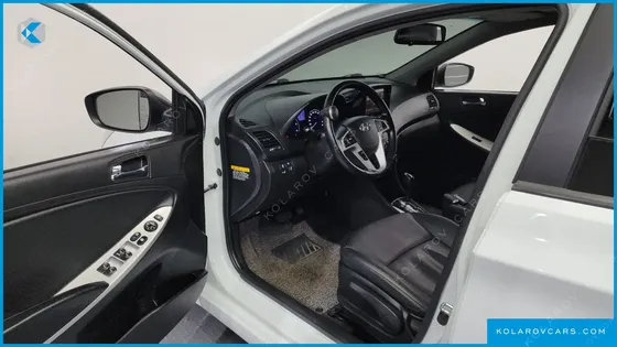 HYUNDAI ACCENT DIESEL WIT 1.6 VGT PREMIUM
