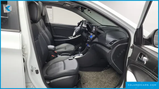 HYUNDAI ACCENT DIESEL WIT 1.6 VGT PREMIUM