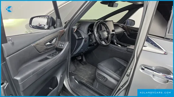 TOYOTA ALPHARD 2.5 HEV EXECUTIVE AWD