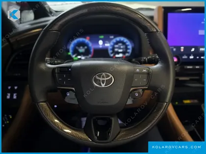 TOYOTA ALPHARD 2.5 HEV EXECUTIVE AWD