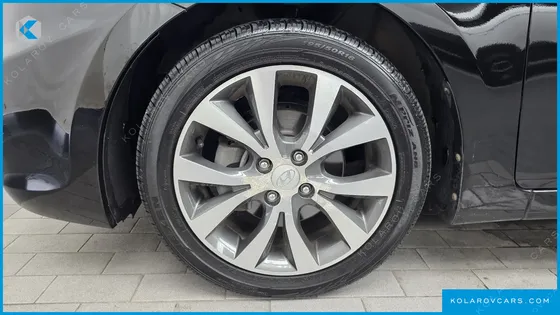 HYUNDAI ACCENT DIESEL WIT 1.6 VGT MODERN