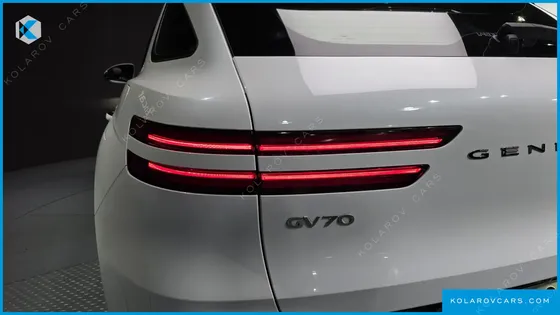 GENESIS GV70 2.5T GASOLINE 2WD