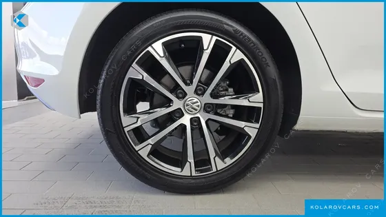 VOLKSWAGEN GOLF 2.0 TDI PREMIUM