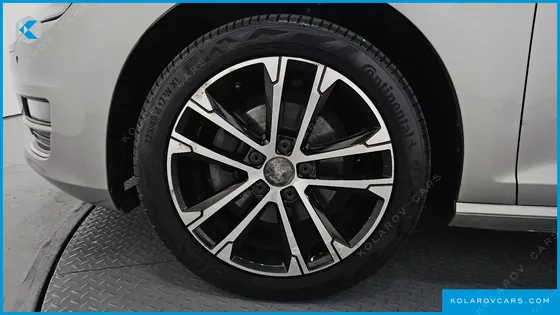 VOLKSWAGEN GOLF 2.0 TDI PREMIUM