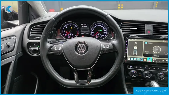 VOLKSWAGEN GOLF 2.0 TDI PREMIUM