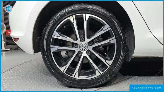 VOLKSWAGEN GOLF 2.0 TDI PREMIUM