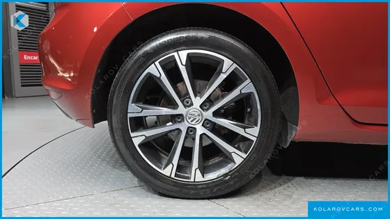 VOLKSWAGEN GOLF 2.0 TDI PREMIUM