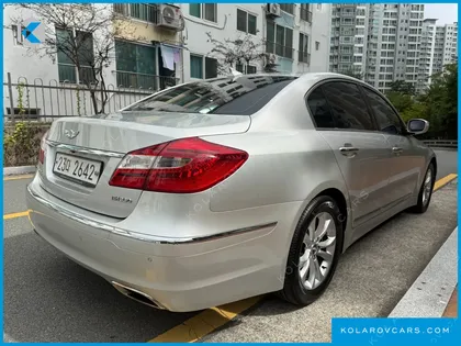 HYUNDAI GENESIS BH330 MODERN