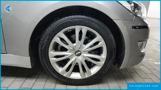 HYUNDAI GENESIS BH 330 LUXURY