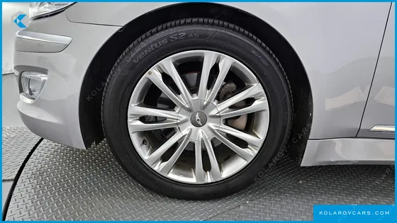 HYUNDAI GENESIS BH 330 LUXURY