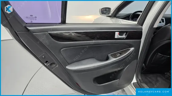 HYUNDAI GENESIS BH330 MODERN