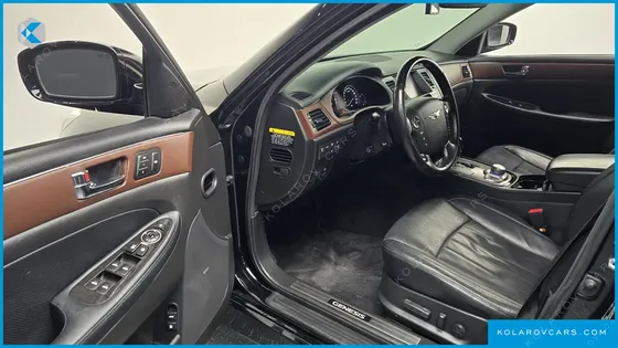 HYUNDAI GENESIS BH 330 LUXURY