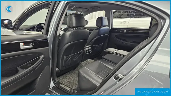 HYUNDAI GENESIS BH330 MODERN
