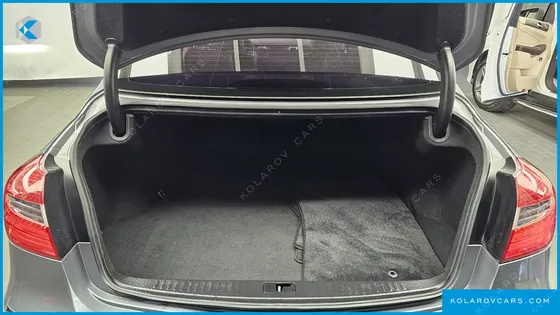 HYUNDAI GENESIS BH330 MODERN