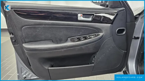 HYUNDAI GENESIS BH330 MODERN