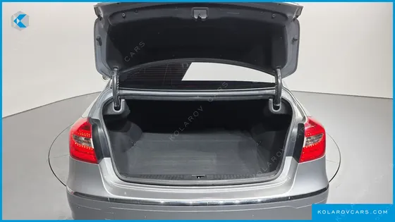 HYUNDAI GENESIS BH 330 GRAND