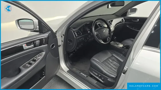 HYUNDAI GENESIS BH 330 LUXURY