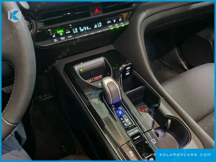 TOYOTA CROWN 2.4 4WD DUAL BOOST HYBRID