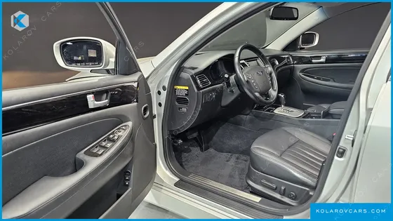 HYUNDAI GENESIS BH330 MODERN