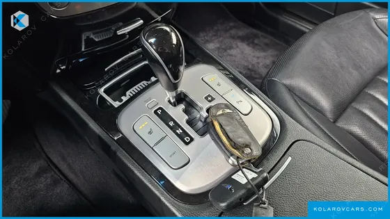 HYUNDAI GENESIS BH330 MODERN