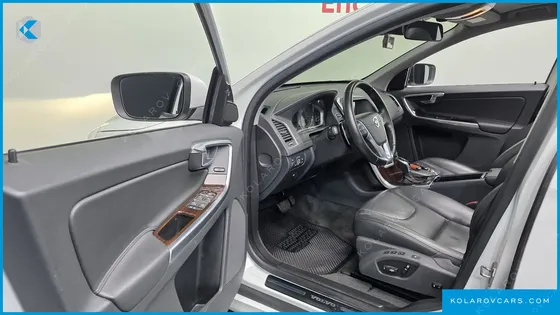 VOLVO XC60 D4