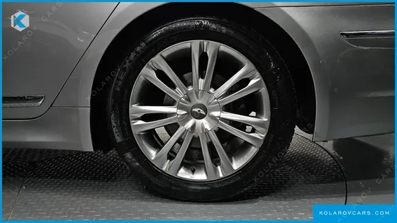 HYUNDAI GENESIS BH 380 LUXURY