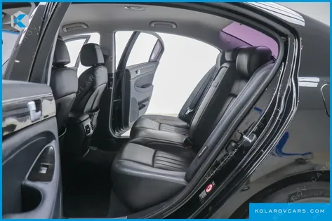 HYUNDAI GENESIS BH330 MODERN