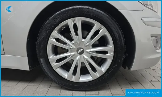 HYUNDAI GENESIS BH 330 LUXURY