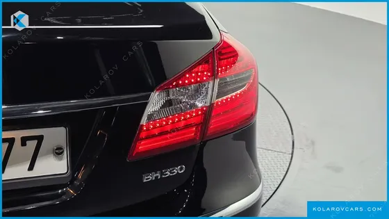 HYUNDAI GENESIS BH330 MODERN