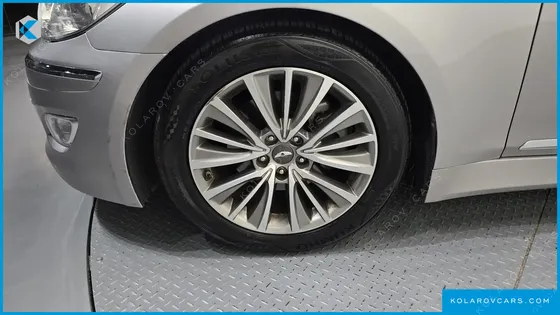 HYUNDAI GENESIS BH330 PREMIUM
